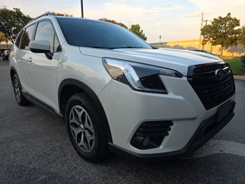 Used 2022 Subaru Forester Premium image 1