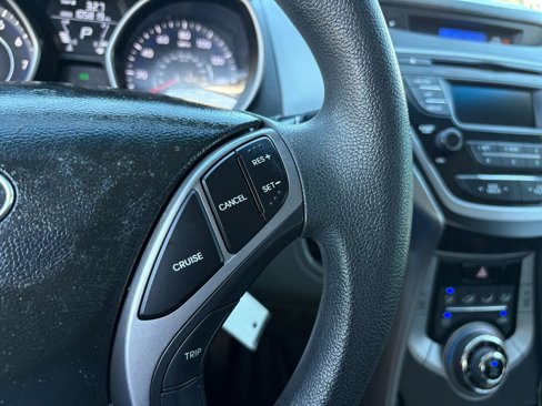 Used 2013 Hyundai Elantra GLS image 27
