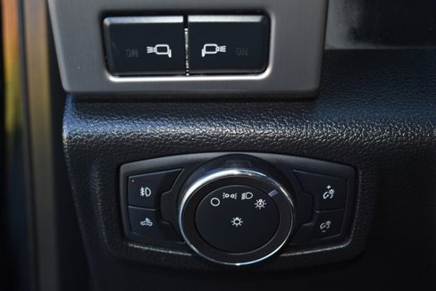 Used 2018 Ford F150 Platinum w/ Equipment Group 701A Luxury image 14