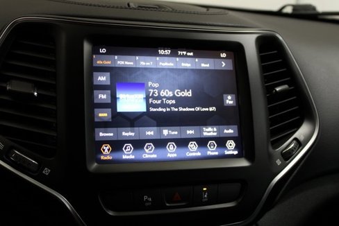 Used 2021 Jeep Cherokee Latitude Lux w/ Comfort/Convenience Group image 17