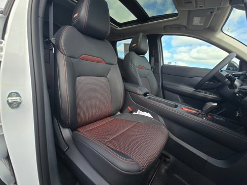 New 2025 Nissan Kicks SR w/ SR Premium Package image 12
