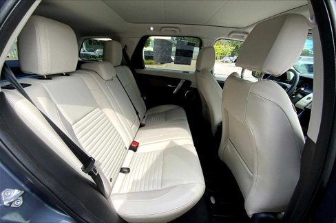 Used 2025 Land Rover Discovery Sport S image 18