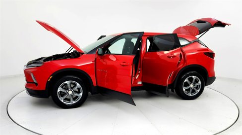 Used 2023 Chevrolet Blazer LT image 9