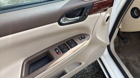 Used 2007 Chevrolet Impala LT image 24