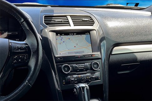 Used 2018 Ford Explorer XLT w/ Equipment Group 202A image 6