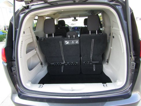 Used 2017 Chrysler Pacifica Touring image 15