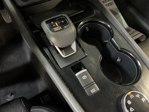 Used 2024 Nissan Rogue SV image 21