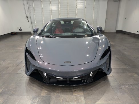 New 2025 McLaren Artura image 2