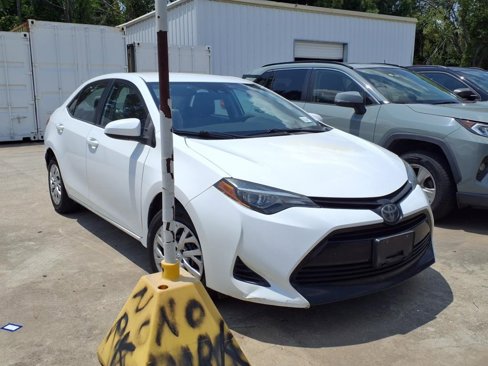 Used 2019 Toyota Corolla LE image 1