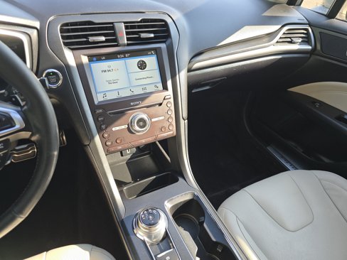 Used 2017 Ford Fusion Titanium image 20