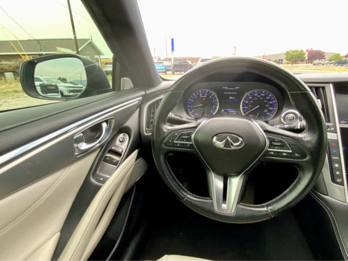 Used 2017 INFINITI Q60 w/ Premium Package image 34