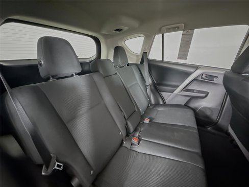 Used 2018 Toyota RAV4 LE image 40