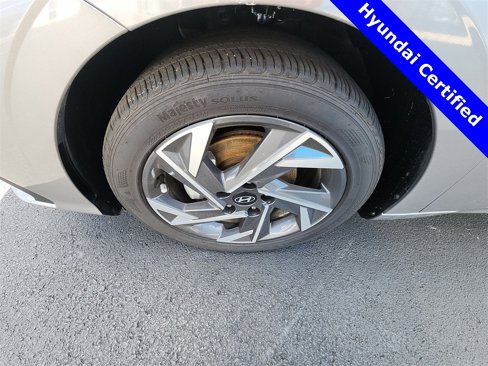 Used 2025 Hyundai Elantra Sport image 10