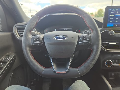 Used 2025 Ford Escape ST-Line Select image 17