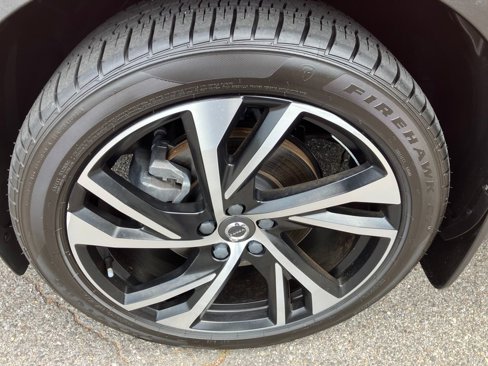Used 2021 Volvo XC40 T5 R-Design w/ Advanced Package image 14
