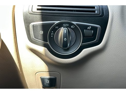 Used 2022 Mercedes-Benz GLC 300 image 38