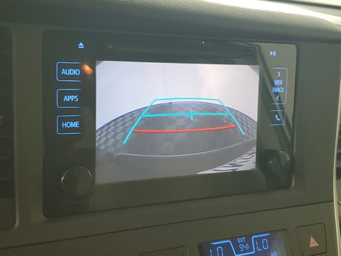 Used 2015 Toyota Sienna LE image 18