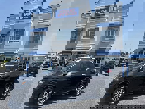 Used 2020 Nissan Rogue SV image 1