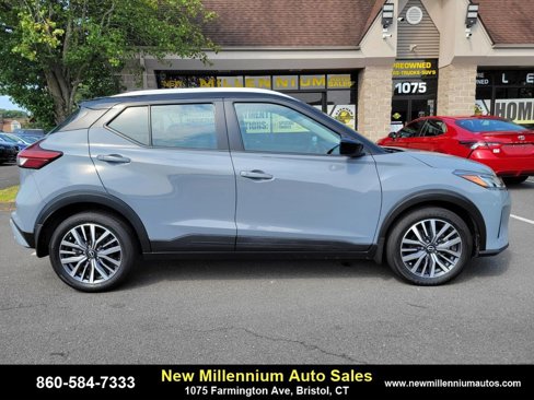 Used 2022 Nissan Kicks SV image 6