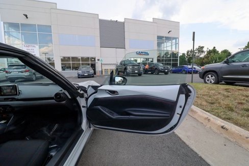 Used 2016 MAZDA MX-5 Miata Club image 36
