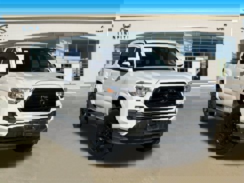 Used 2022 Toyota Tacoma 2WD Double Cab image 2