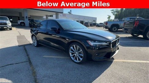 Used 2019 Volvo S60 T6 Momentum w/ Multimedia Package image 2