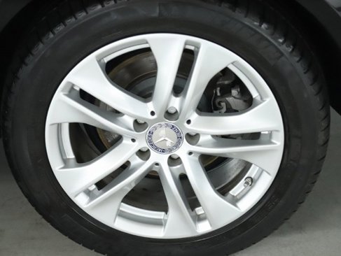 Used 2011 Mercedes-Benz E 350 4MATIC Sedan image 38