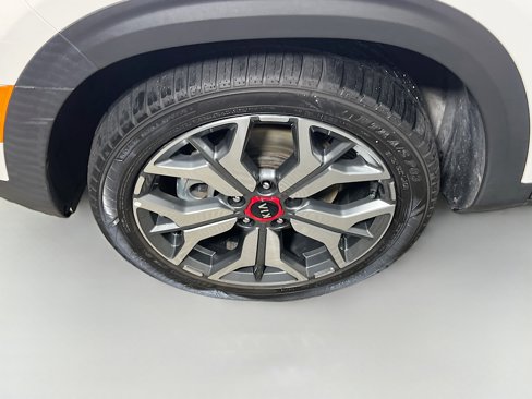 Used 2021 Kia Seltos S image 14