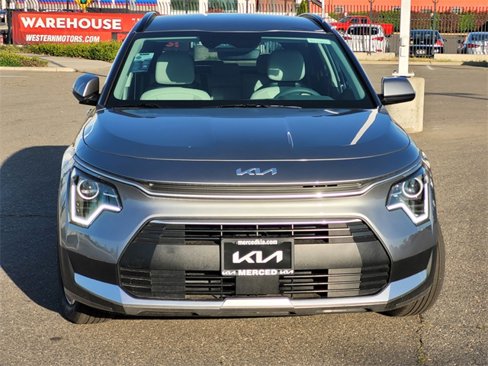 New 2025 Hyundai Elantra SEL image 2