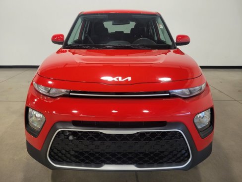 Used 2022 Kia Soul LX image 2
