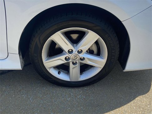 Used 2013 Toyota Camry SE image 7