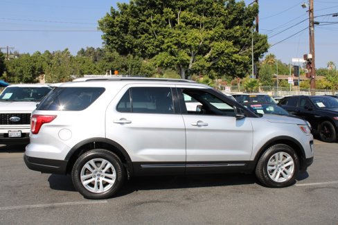 Used 2018 Ford Explorer XLT w/ Equipment Group 201A image 7