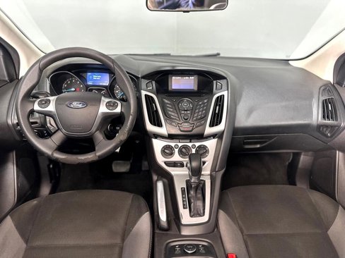 Used 2014 Ford Focus SE w/ SE Winter Package image 12