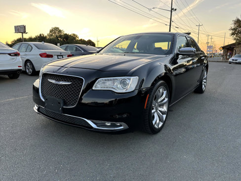 Used 2019 Chrysler 300 Limited image 3