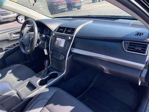 Used 2017 Toyota Camry SE image 25