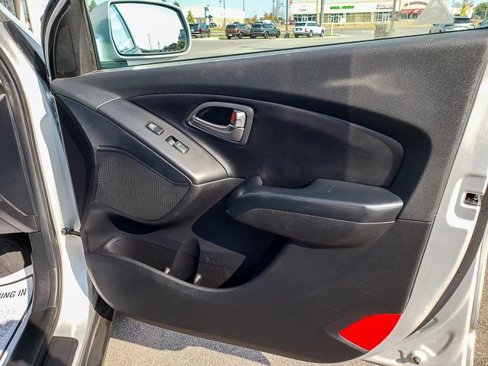 Used 2014 Hyundai Tucson SE image 28