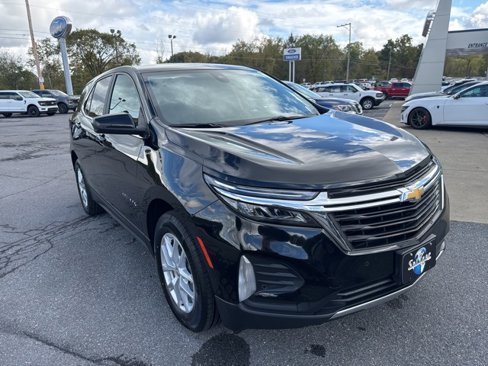 Used 2024 Chevrolet Equinox LT image 2