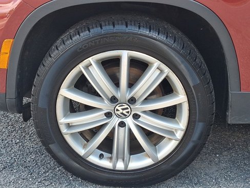 Used 2016 Volkswagen Tiguan SEL image 28