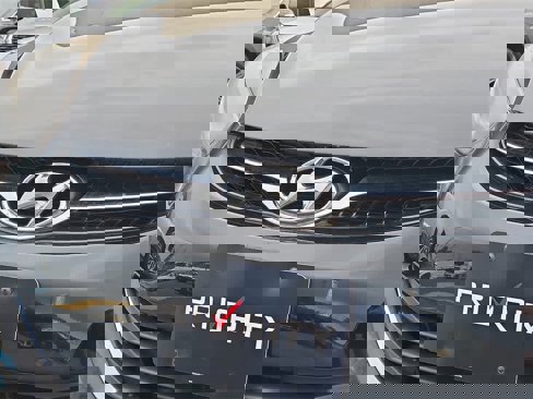 Used 2013 Hyundai Elantra GLS image 29