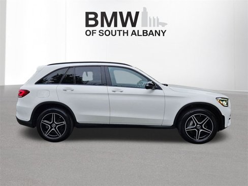 Used 2022 Mercedes-Benz GLC 300 4MATIC image 3