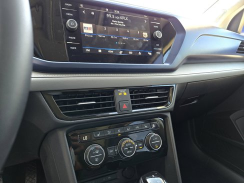 New 2024 Volkswagen Taos SE image 12