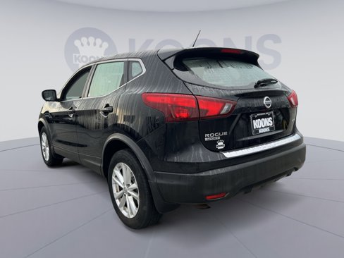 Used 2018 Nissan Rogue Sport S w/ S Appearance Package image 4