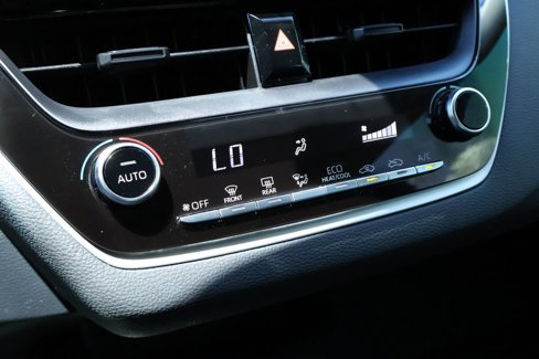 Used 2022 Toyota Corolla LE image 14