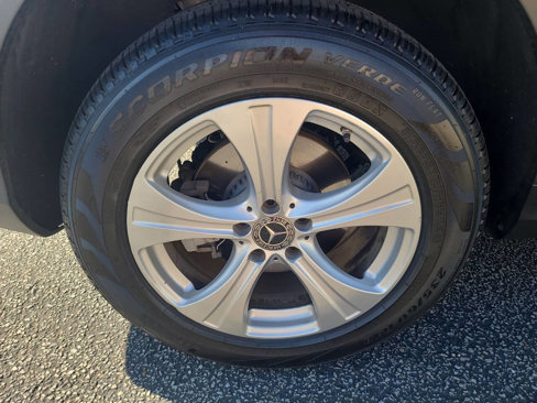 Used 2018 Mercedes-Benz GLC 300 4MATIC image 11
