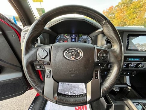 Used 2021 Toyota Tacoma TRD Sport w/ Technology Package image 26