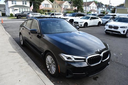 Used 2023 BMW 530i xDrive w/ Premium Package image 4
