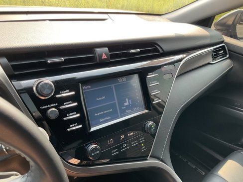 Used 2018 Toyota Camry SE image 9
