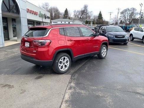 New 2025 Jeep Compass Latitude w/ Sun and Sound Group image 8