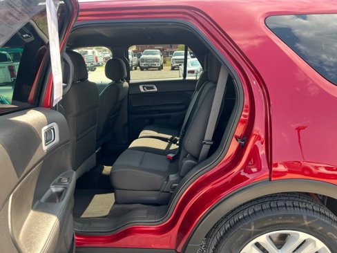 Used 2013 Ford Explorer XLT image 16
