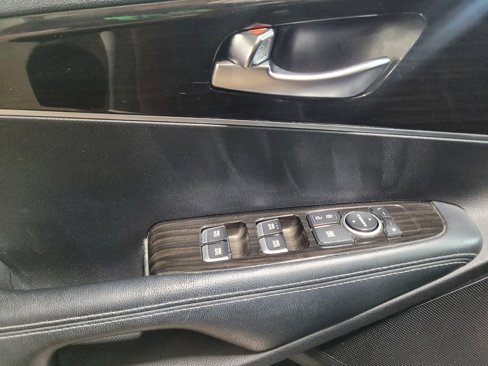 Used 2020 Kia Sorento LX image 27